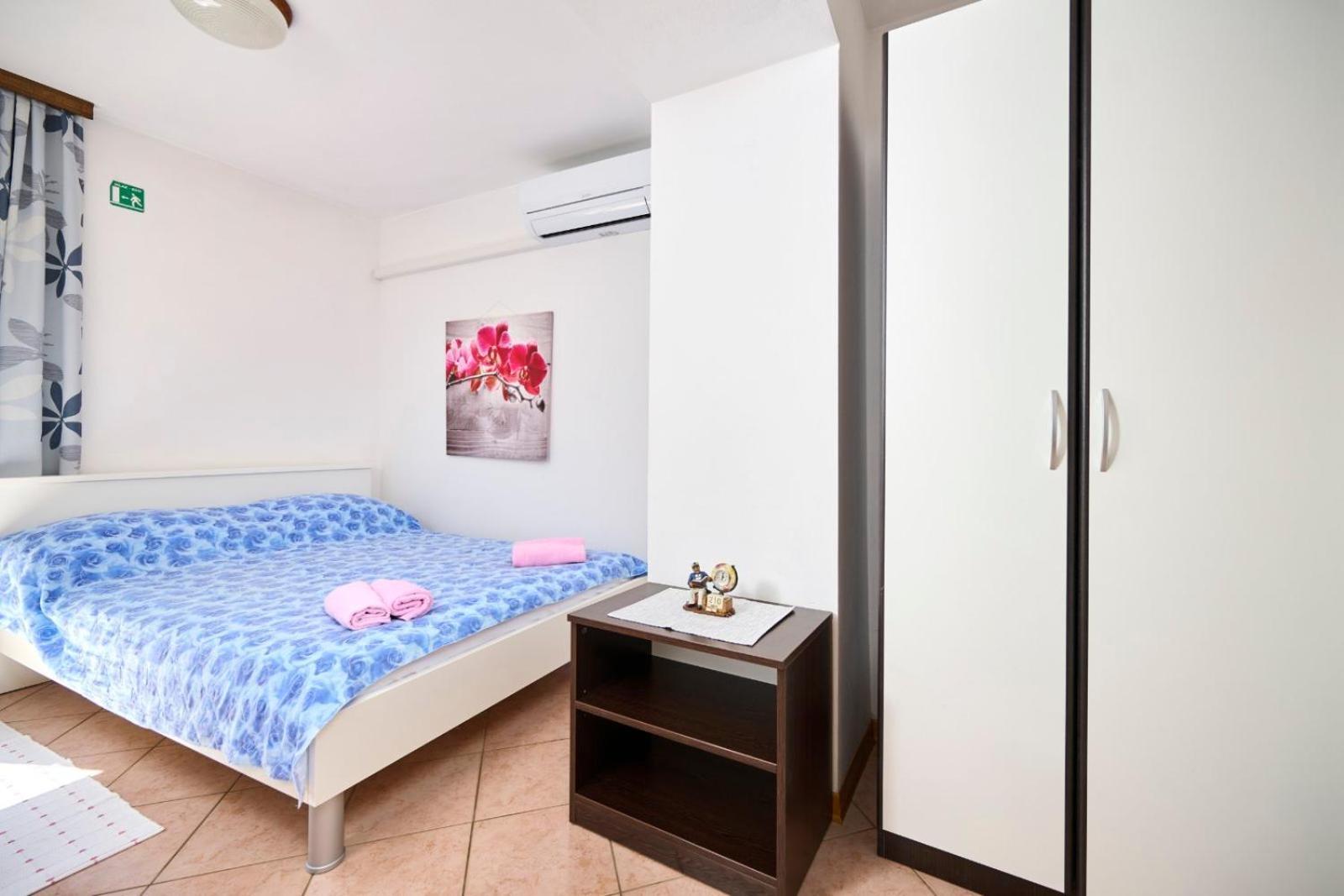 Apartman Ema Новиград Екстериор снимка