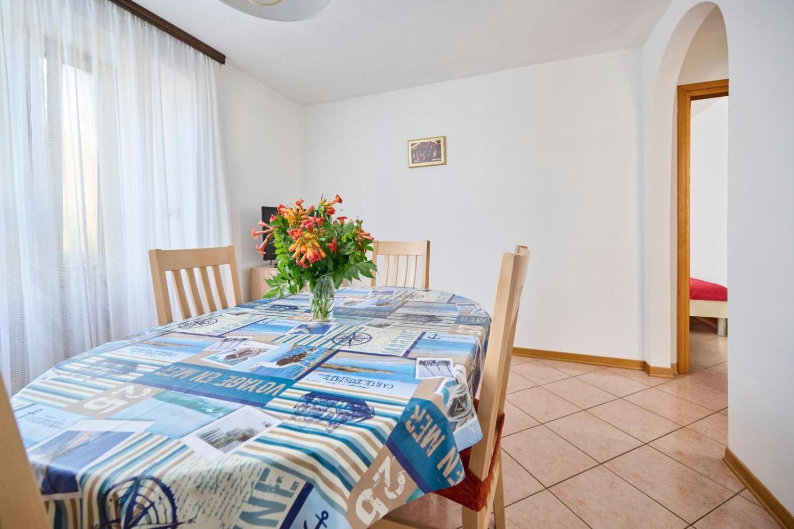 Apartman Ema Новиград Екстериор снимка