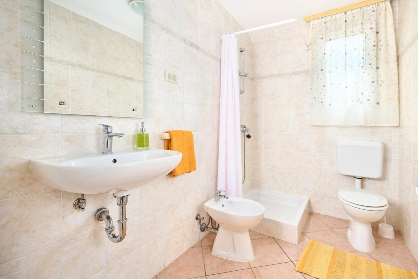 Apartman Ema Новиград Екстериор снимка