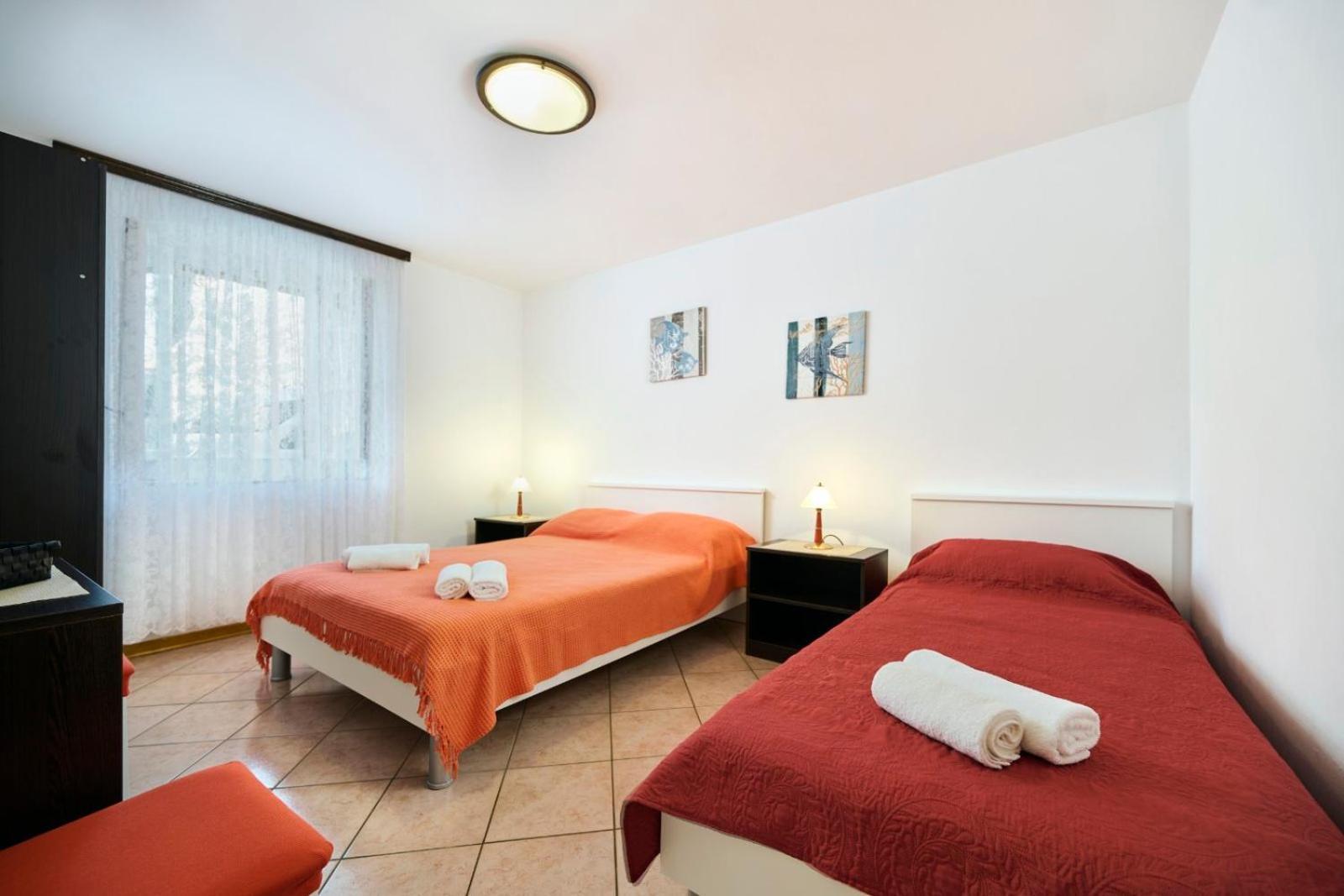 Apartman Ema Новиград Екстериор снимка