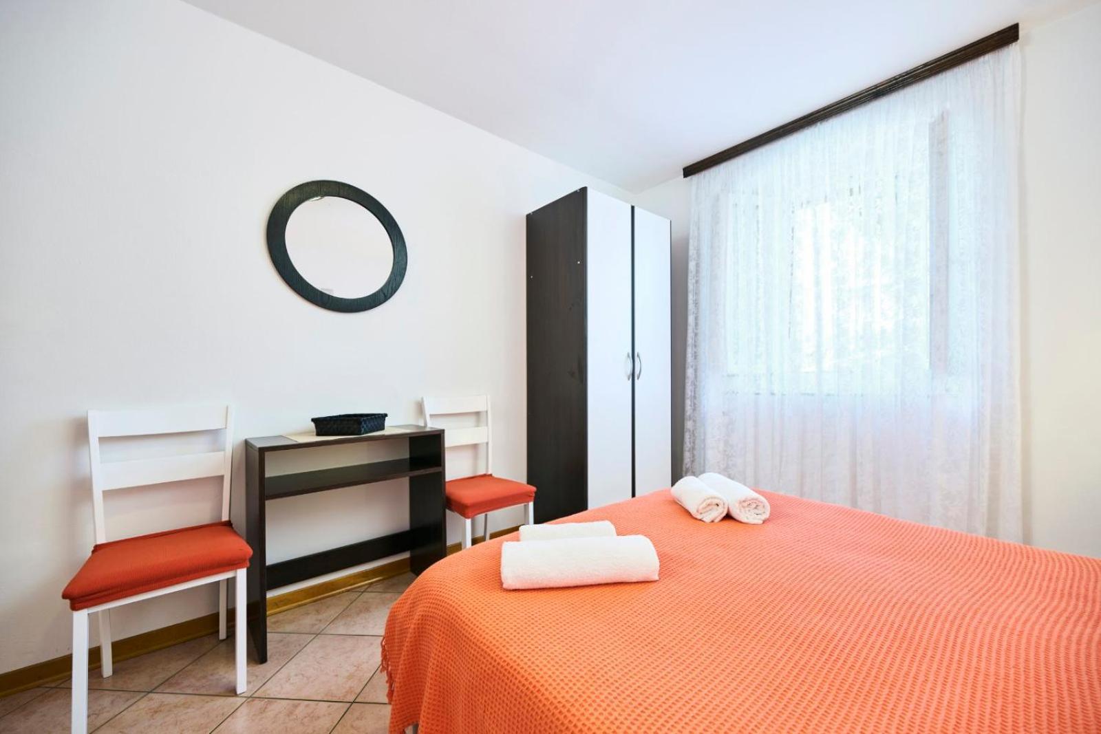 Apartman Ema Новиград Екстериор снимка